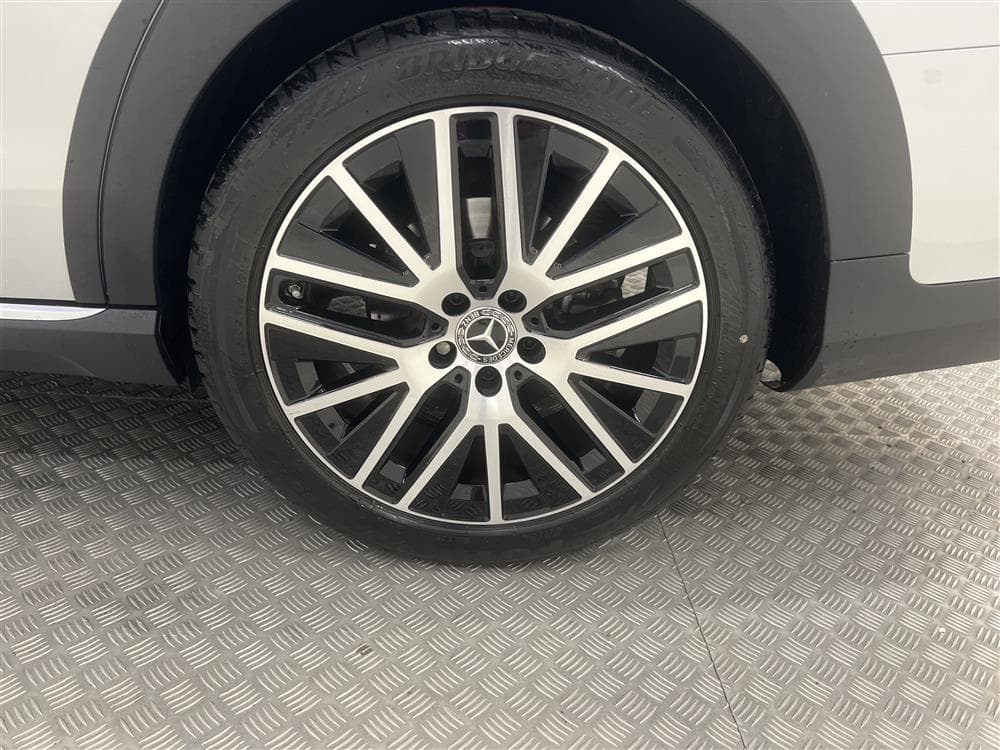 Mercedes-Benz E 220 d 4M All-T D-värm Burmester 360° Skinninteriör