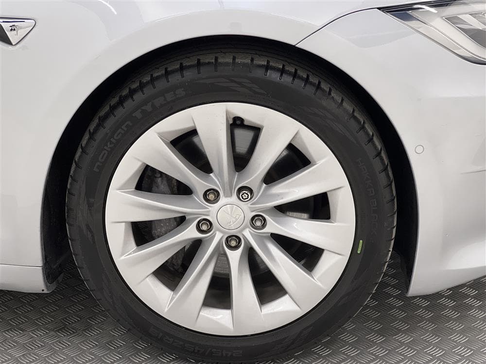 Tesla Model S 75 Uppgraderad AP Pano Skinn Leasebar Moms interiör