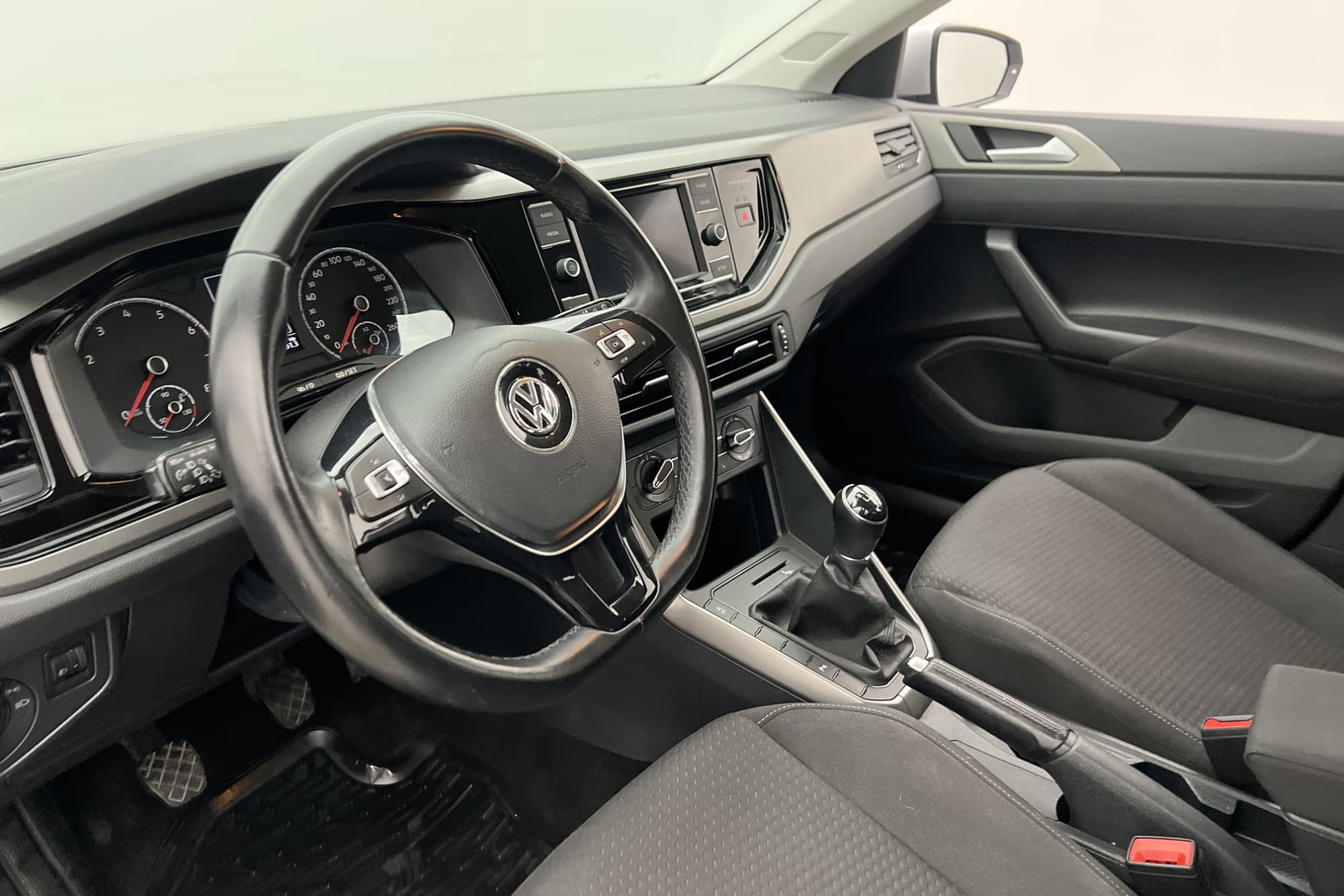 Volkswagen Polo 1.0 TSI 95hk P-Sensorer Bluetooth