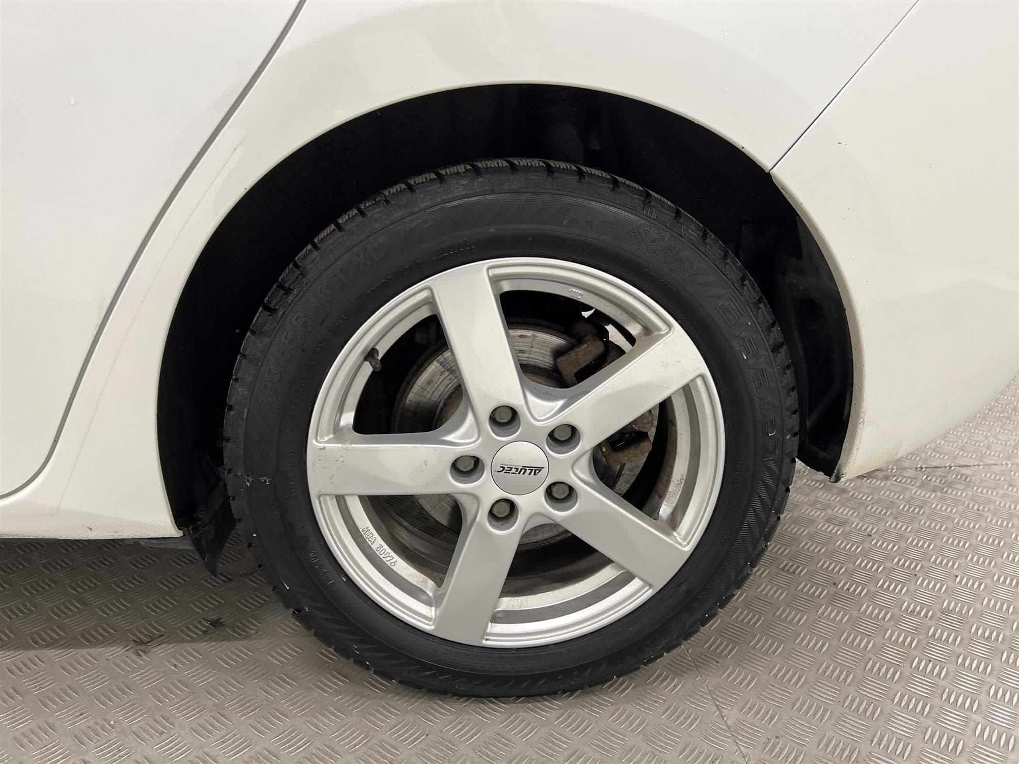 Toyota  Auris Hybrid e-CVT 136hk  M-Värm Pano Navi B-Kamera