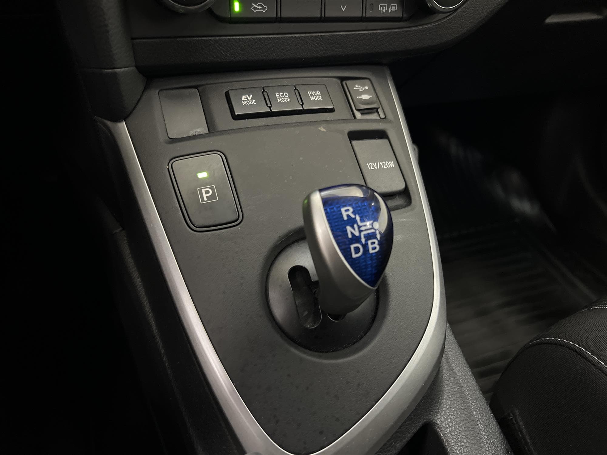 Toyota Auris Hybrid e-CVT 136hk 2 Brukare B-Kam