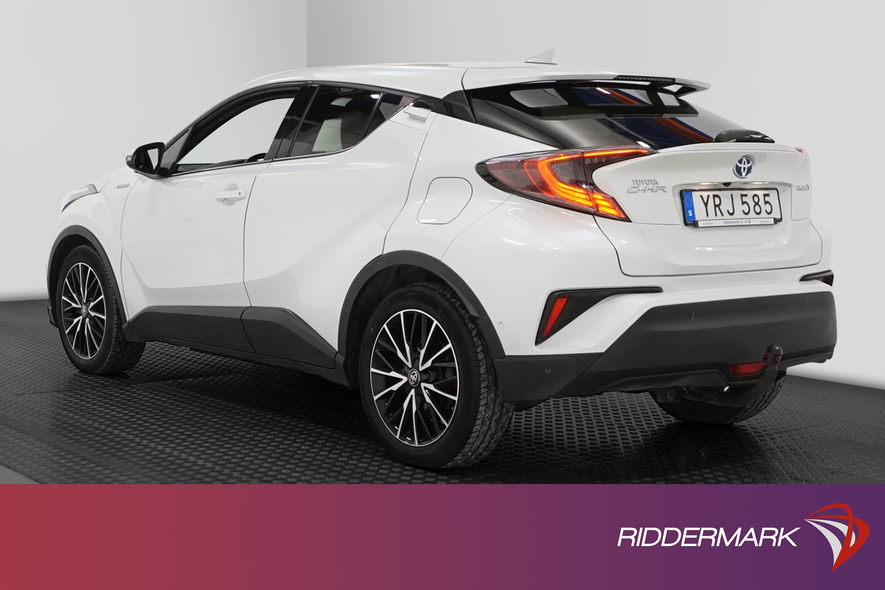 Toyota C-HR  Hybrid 122hk Executive JBL Navi Skinn Dragkrok