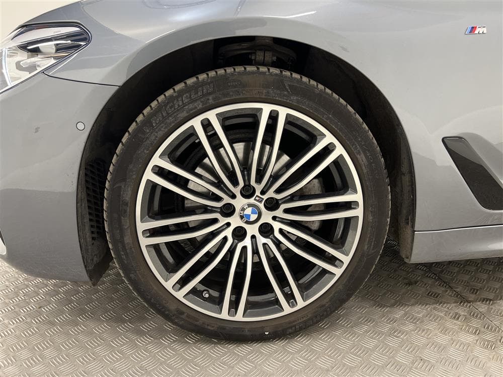 BMW 520 d xDrive 190hk M-sport Värmare HiFi kamera GPS Drag