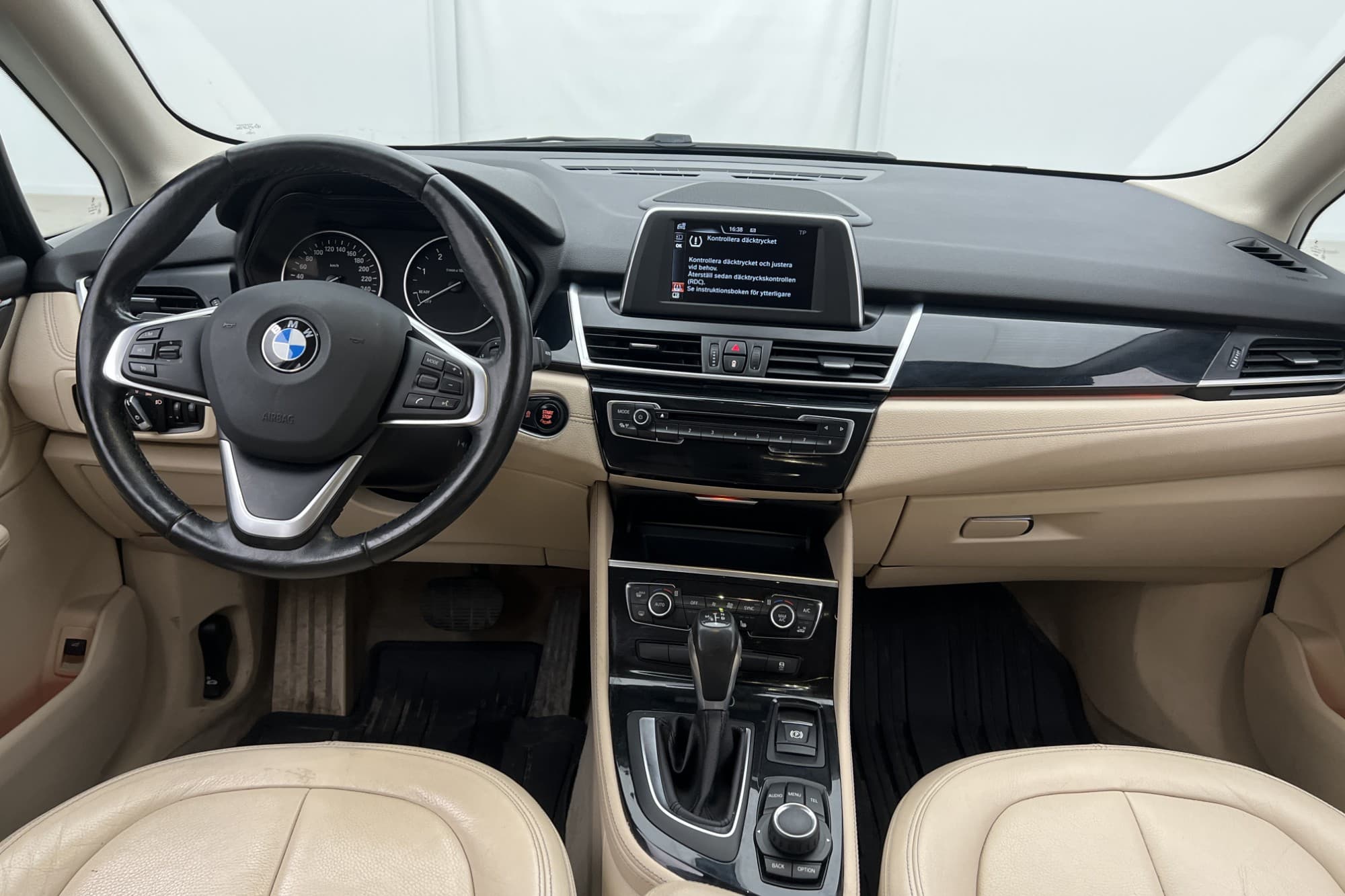 BMW 218 d Active Tourer Luxury Line HiFi Skinn Rattvärme