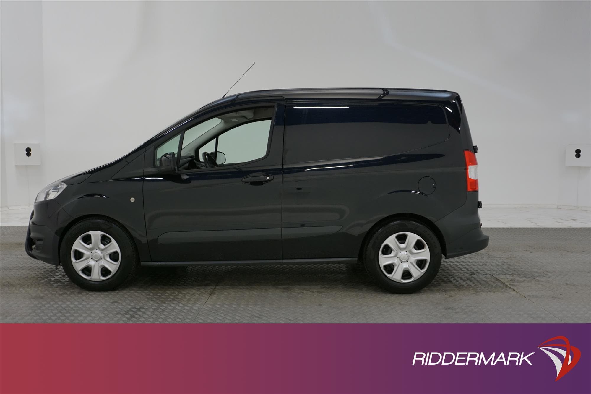 Ford Transit Courier 1.0 Ecoboost 100hk Dragkrok