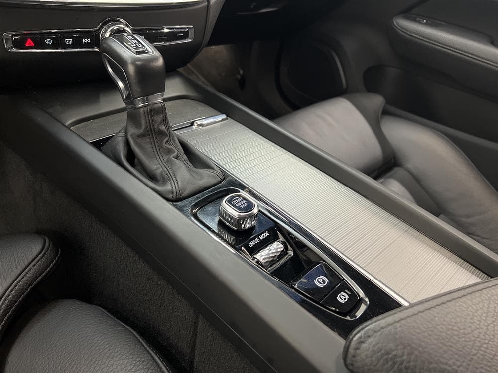 Volvo V60 T5 250hk Inscription Voc HUD B-Värm B-Kam Drag 