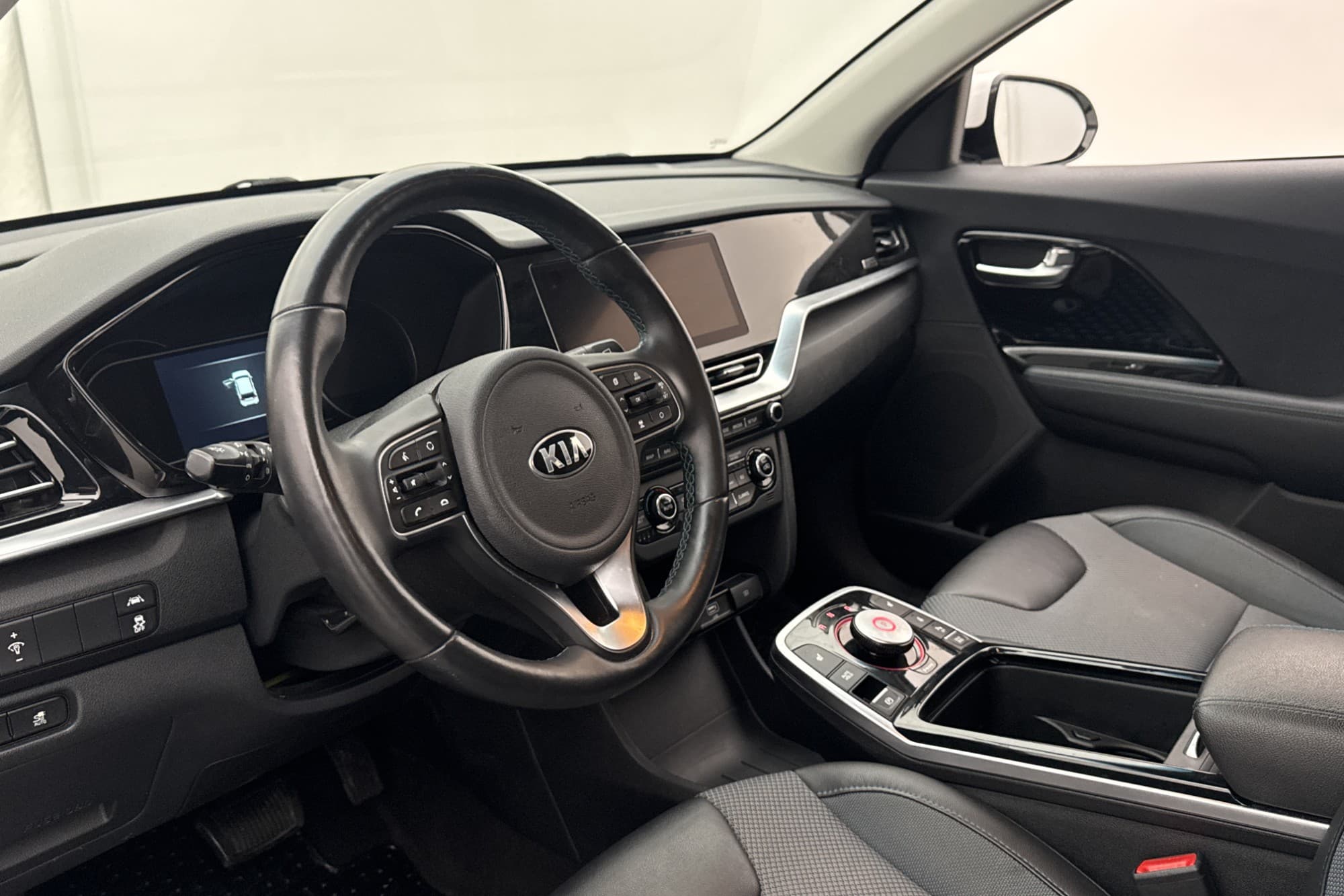 Kia E-Niro 64 kWh 204hk Advance MOMS Värmepump Kamera Navi