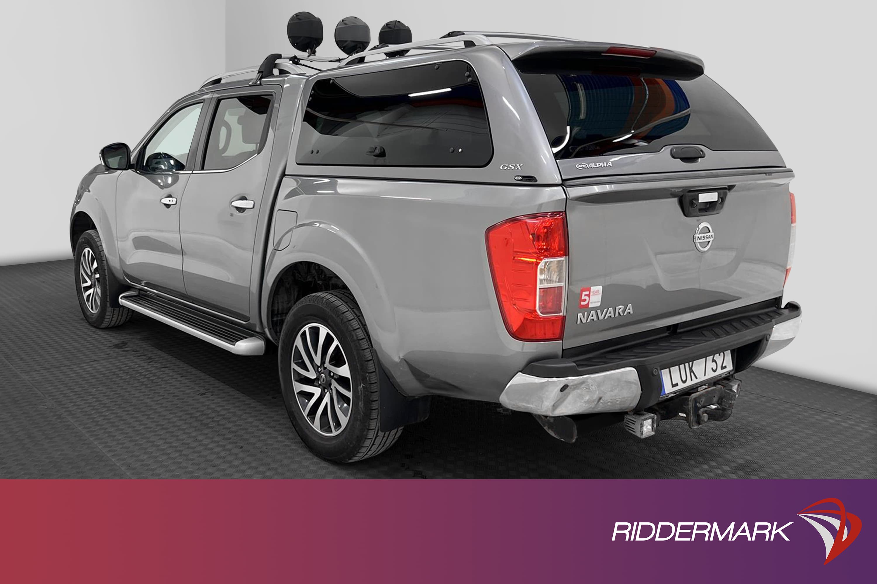 Nissan Navara Tekna 190hk Värmare Diff Lastsläde Drag Moms