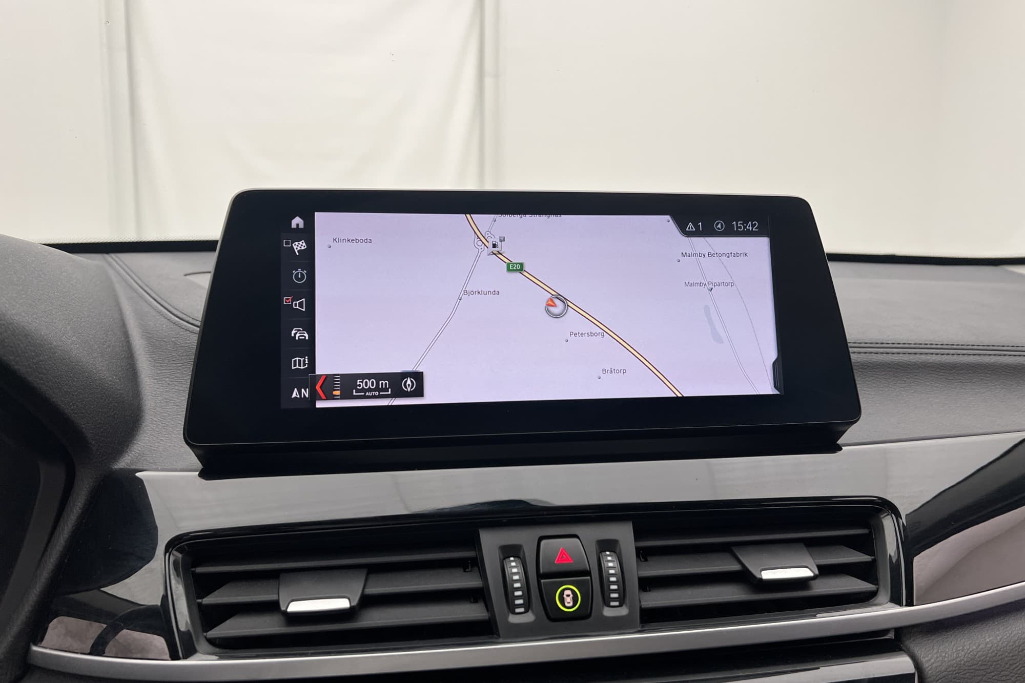 BMW X1 xDrive25e Sport Line HUD Kamera M-Ratt Skinn Navi