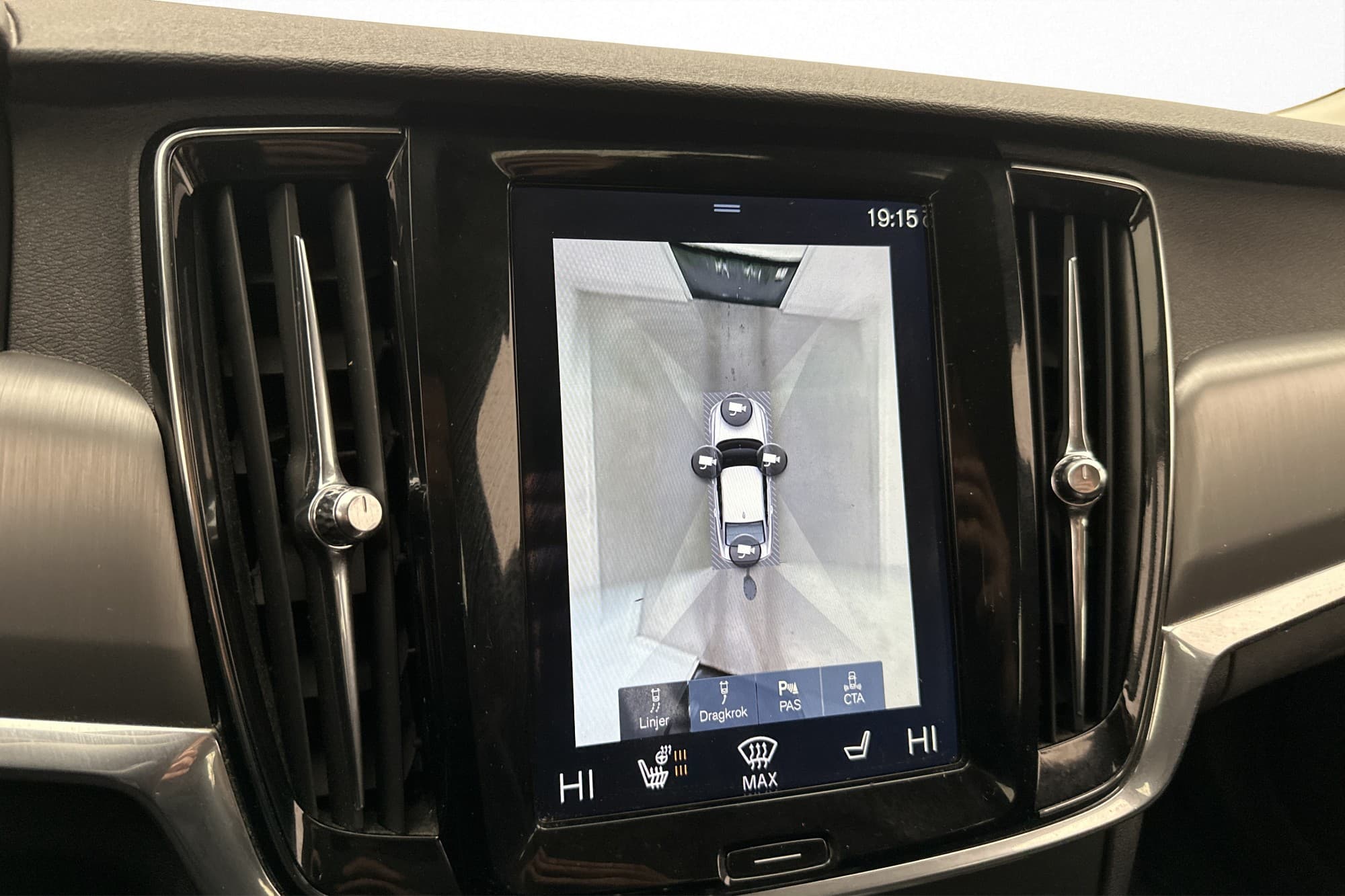 Volvo S90 D4 AWD Momentum VOC Värmare 360° BLIS Dragkrok