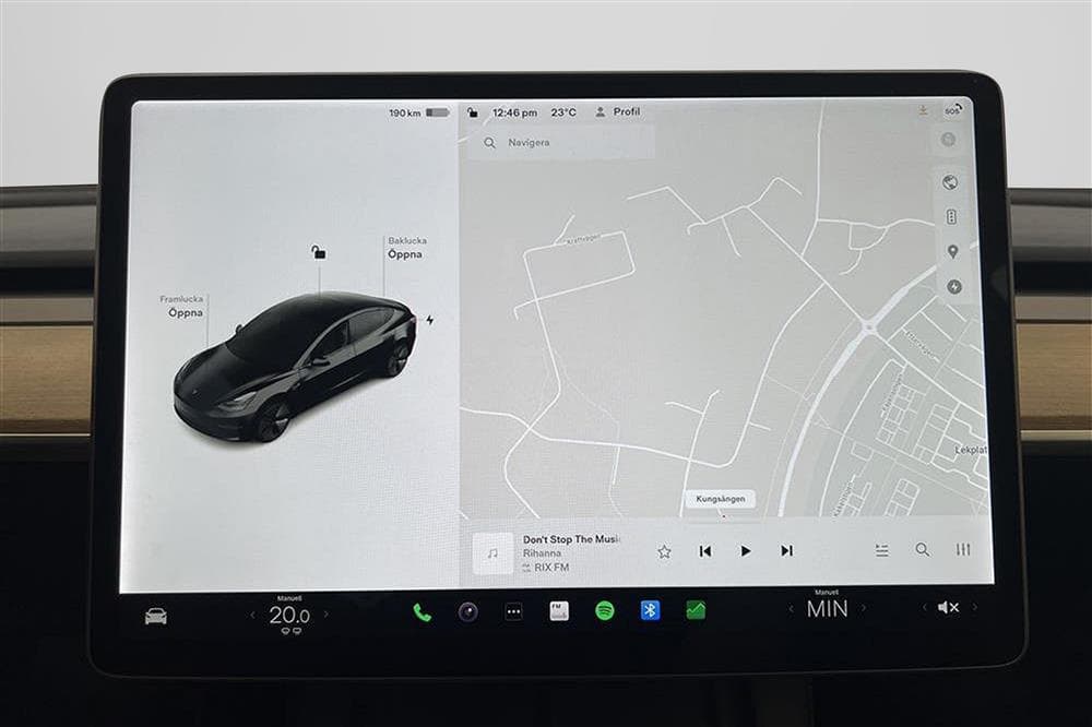 Tesla Model 3 Long Range AWD 440hk Svensksåld Premiuminteriör