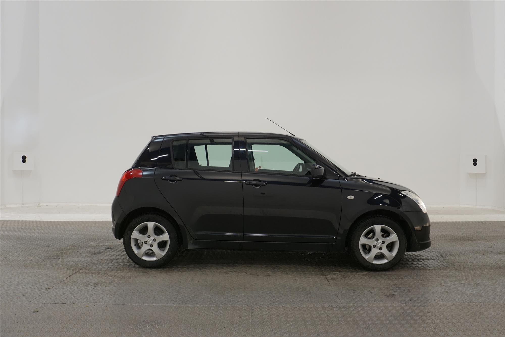 Suzuki Swift 1.3 92hk  2 Brukare Nyservad Låg Skatt