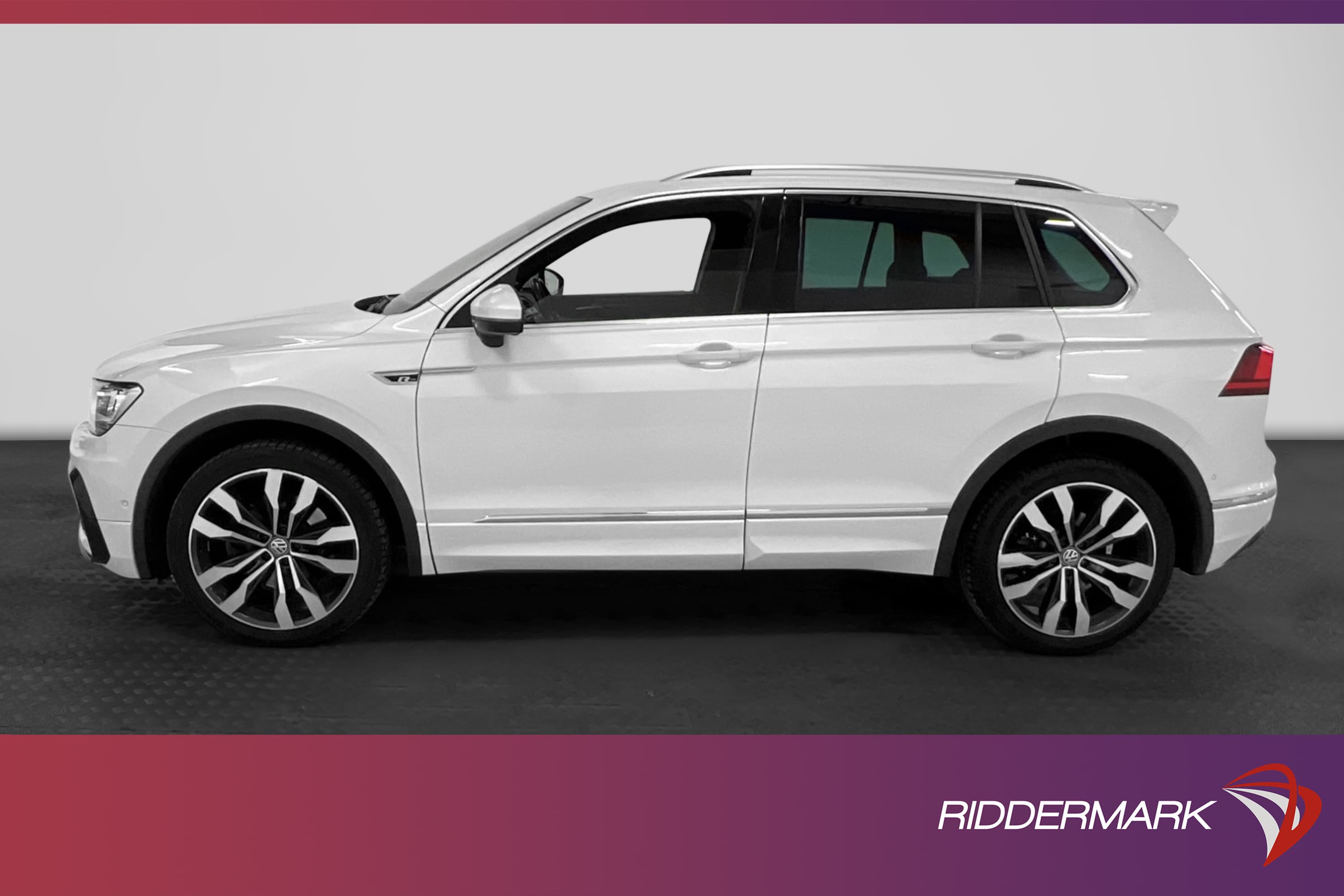 Volkswagen Tiguan 240hk 4M R-Line D-värm B-kamera Navi Drag 