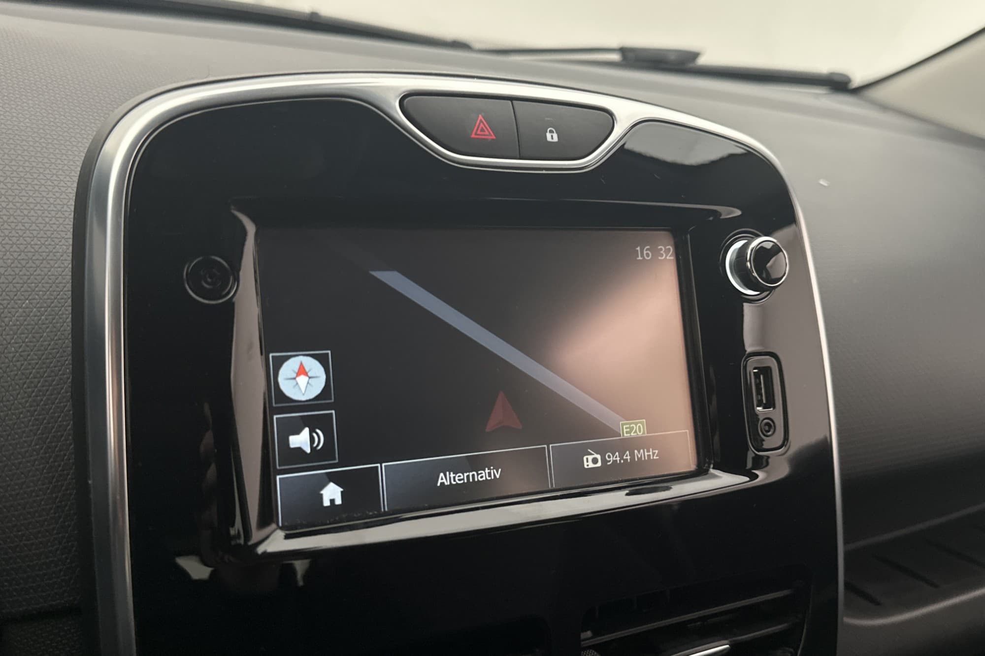 Renault Clio Sport Tourer TCe 90hk Dynamique Värmare Navi