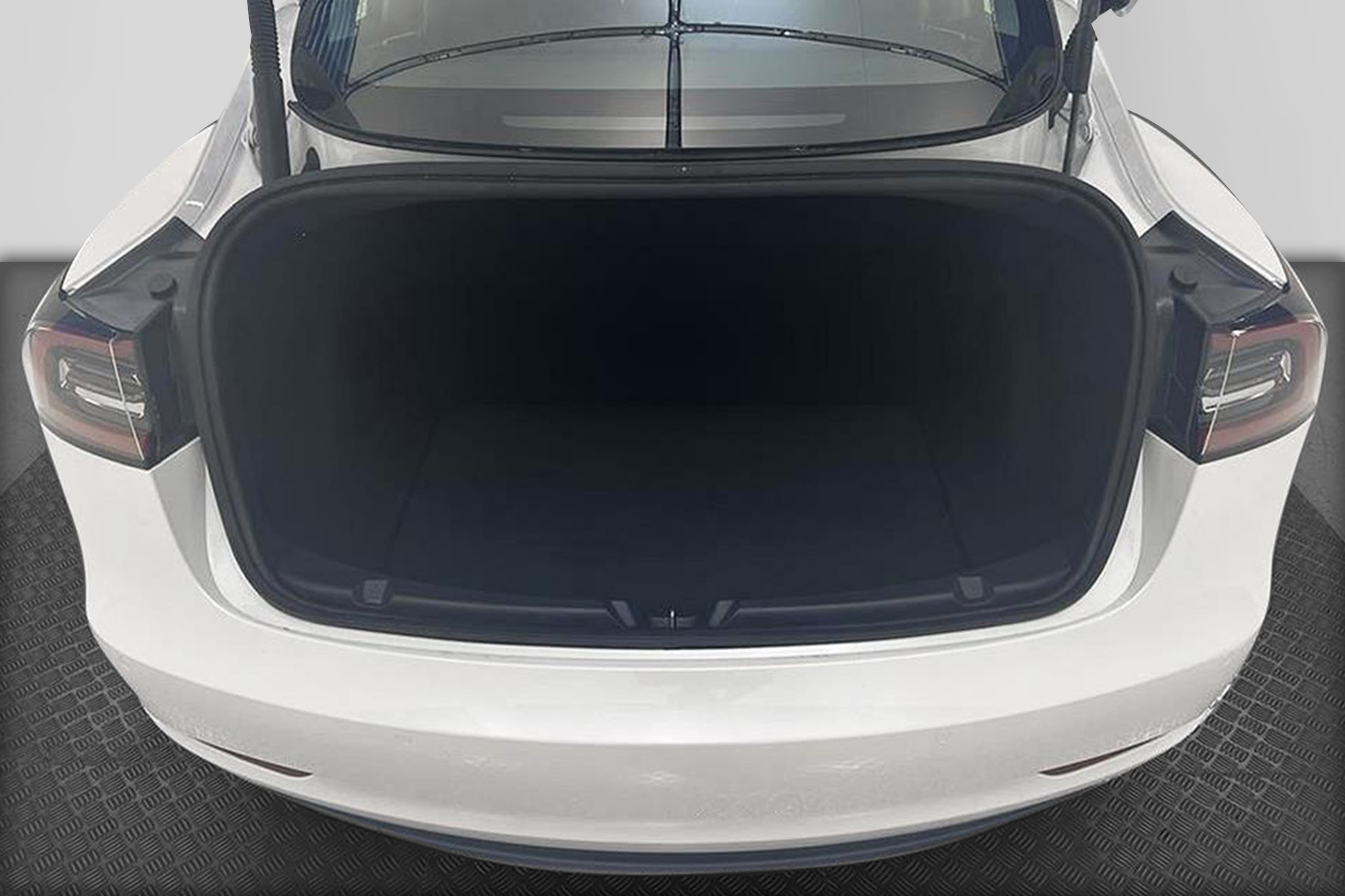 Tesla Model 3 Long Range AWD 440hk Svensksåld Premiuminteriör