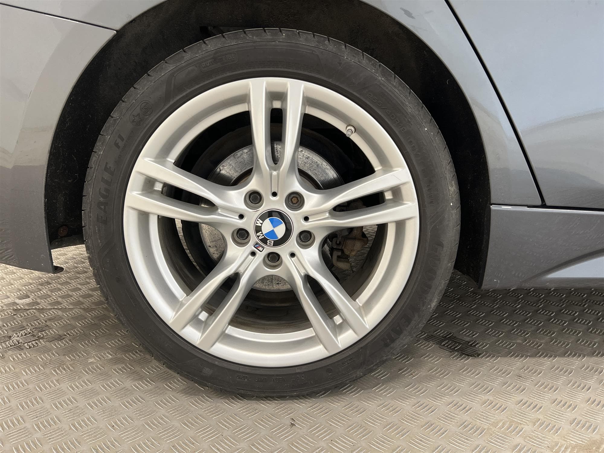 BMW 320d xDrive 190hk M Sport 2 Brukare Navi Hifi Drag