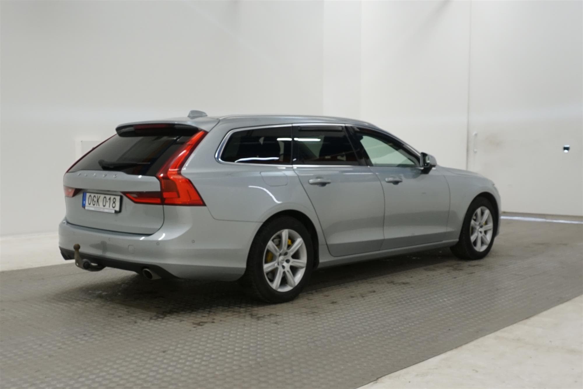 Volvo V90 D5 AWD 235hk Advanced VOC D-Värm Navi 0,49L/mil