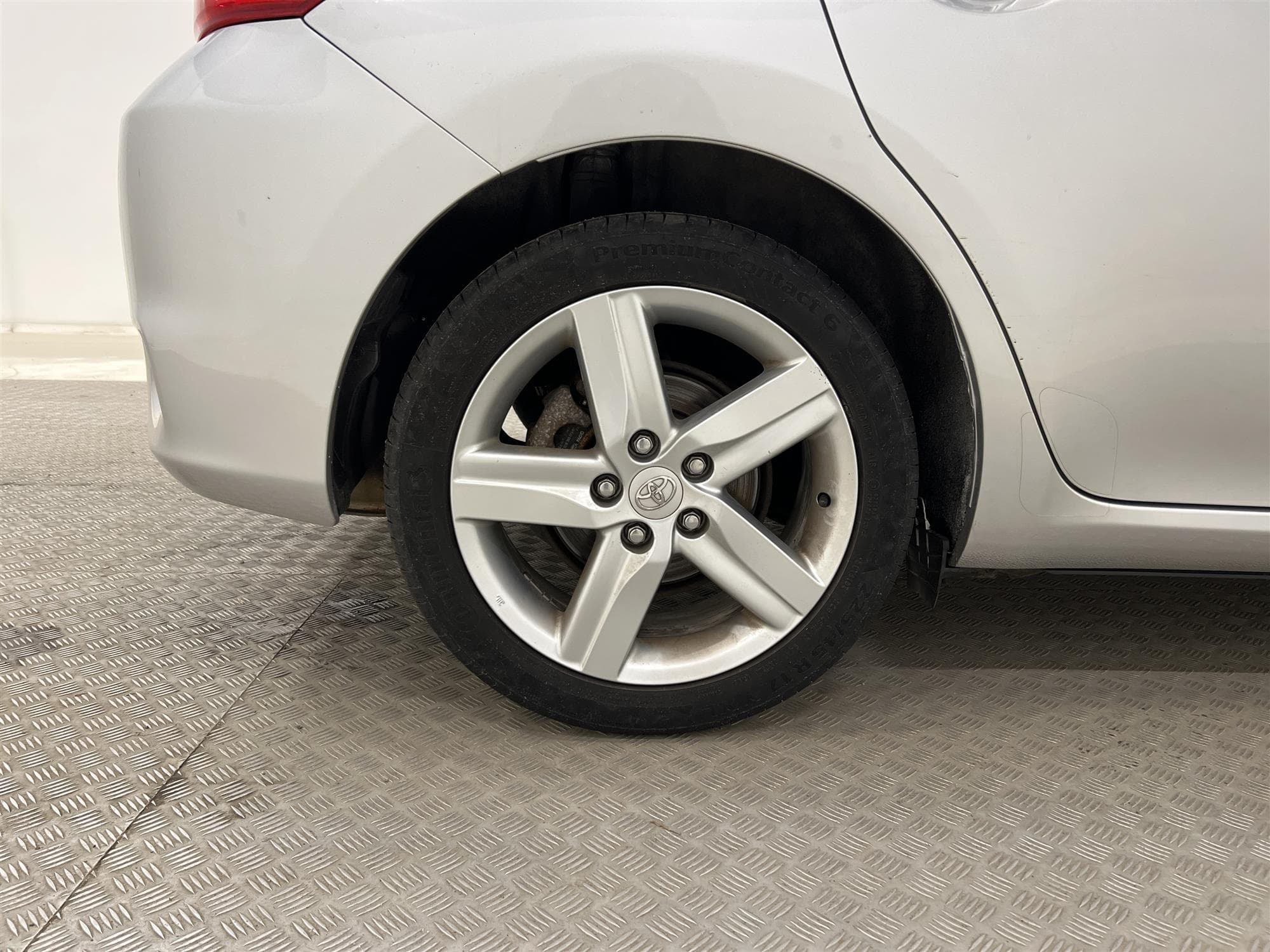 Toyota Auris  2.2 D-CAT 177hk 1 Bruk Navi Drag BKamera Skinn
