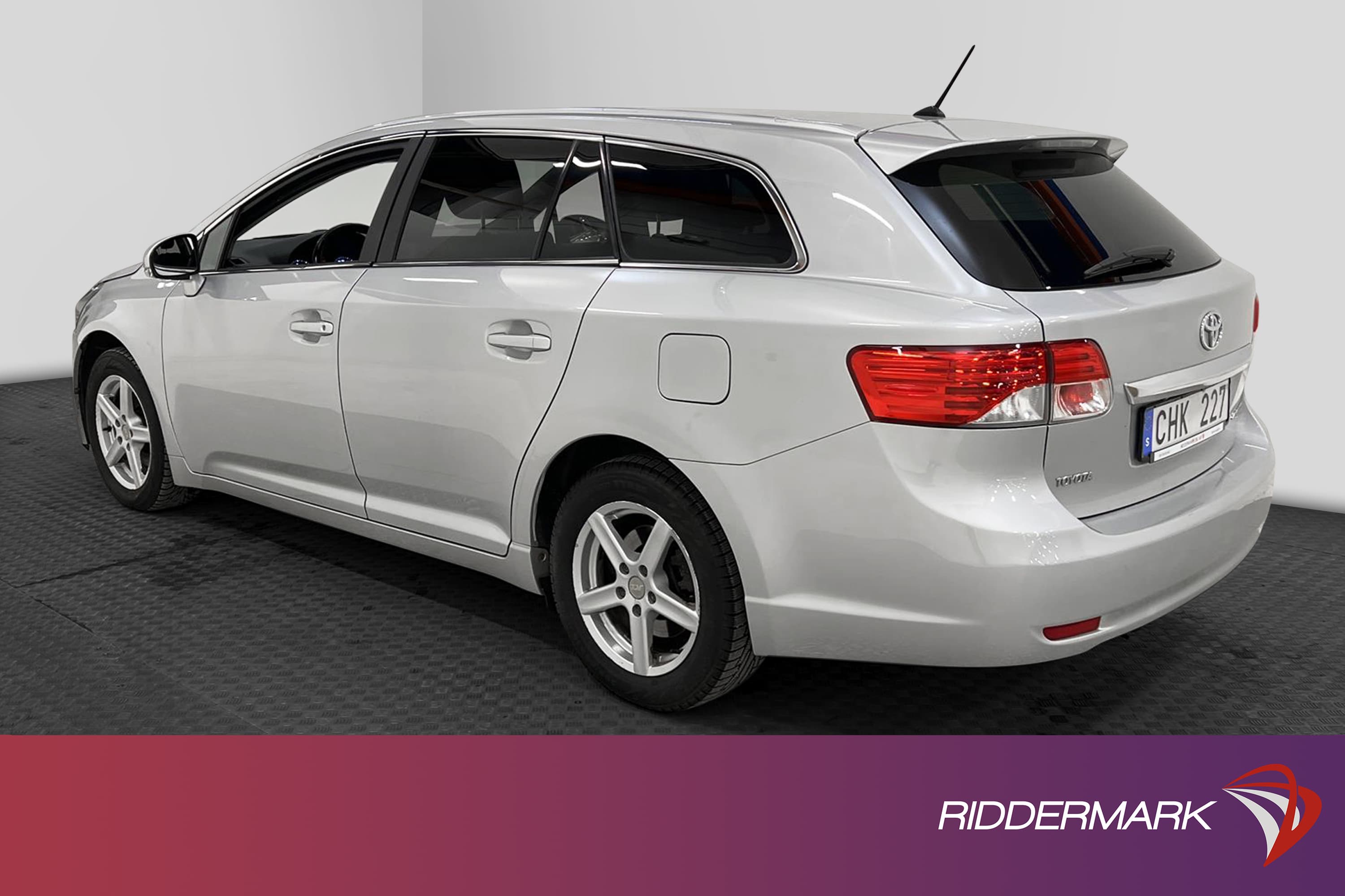 Toyota Avensis Kombi 2.0 D-4D 124hk BKamera Nyserv 0,46L/mil