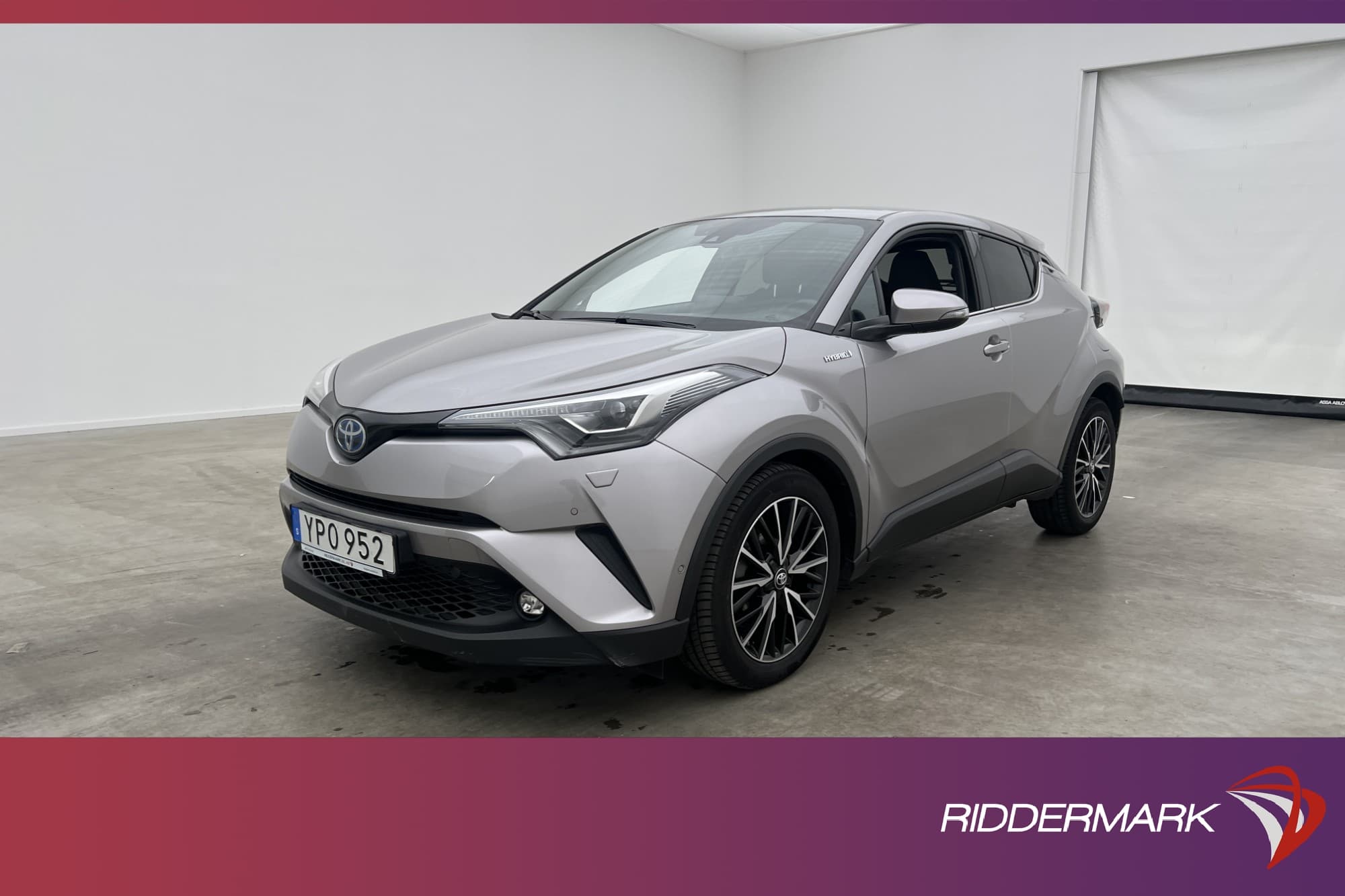 Toyota C-HR Hybrid CVT 122hk