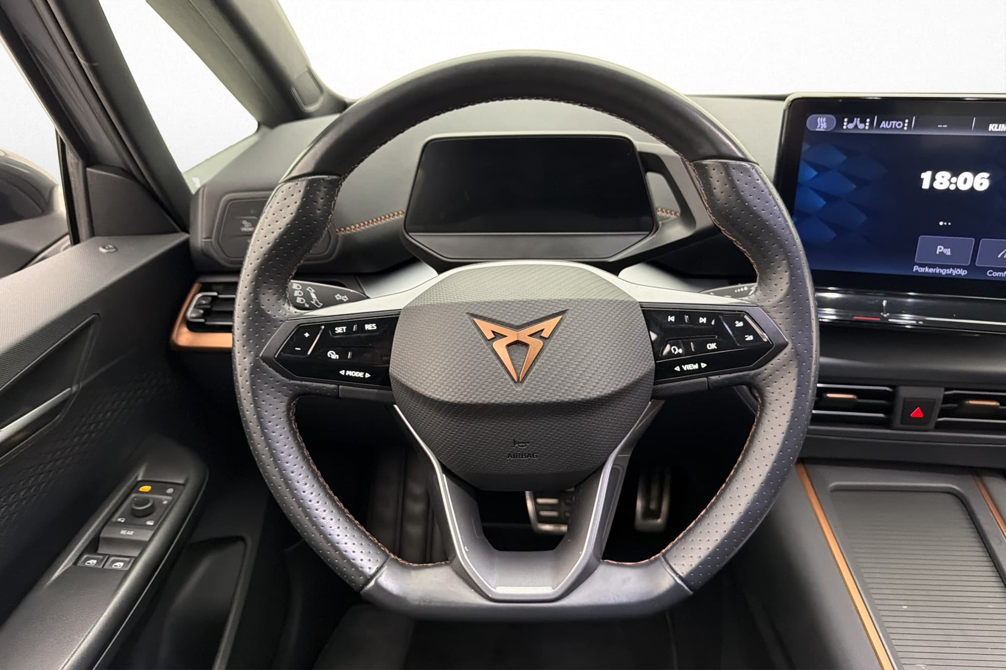 CUPRA Born 58 Värmare Kamera CarPlay Adapt-fart Keyless