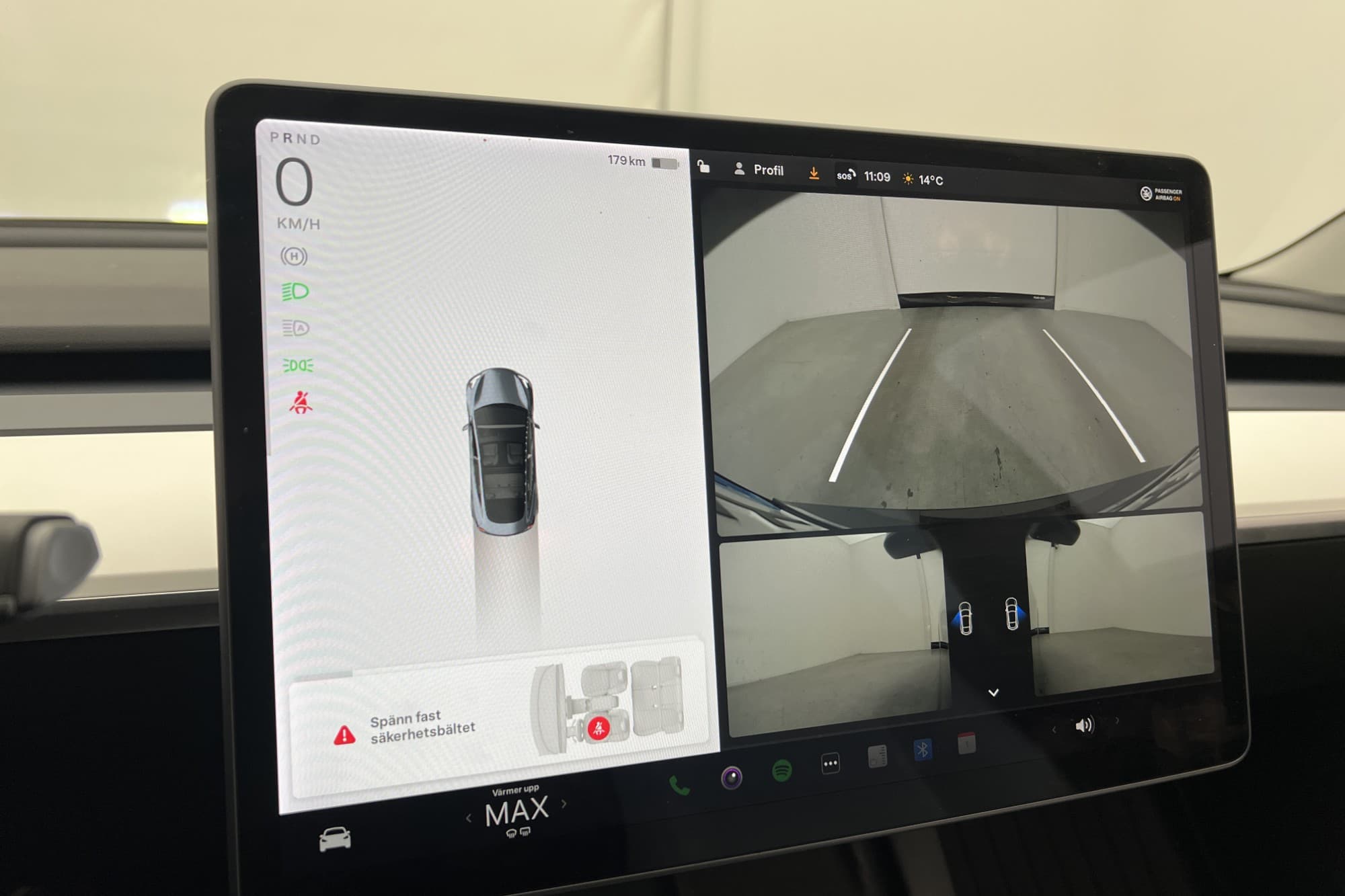 Tesla Model 3 Long Range AWD Svensksåld Ljus interiör AP