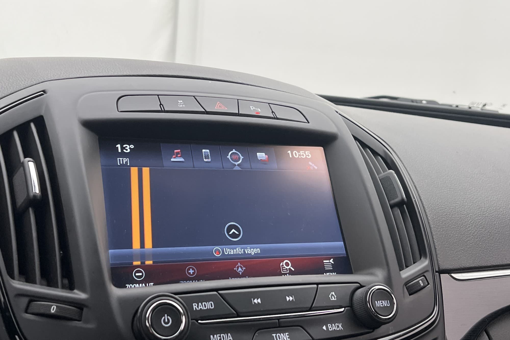Opel Insignia Sports Tourer 136hk Värmare Dragkrok Takbox