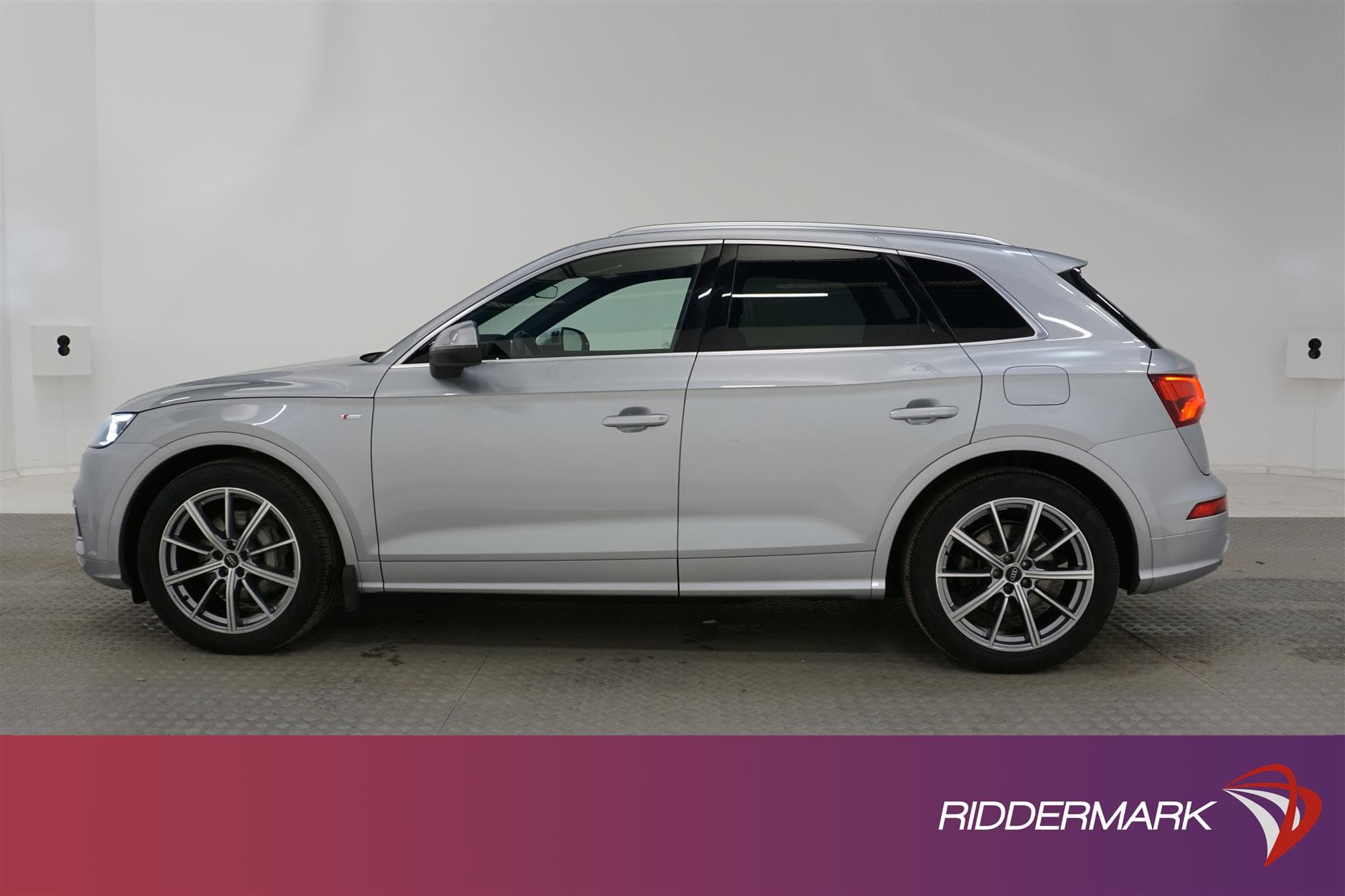 Audi Q5 55 TFSI e Q 367hk S Line Cockpit Backkamera Drag
