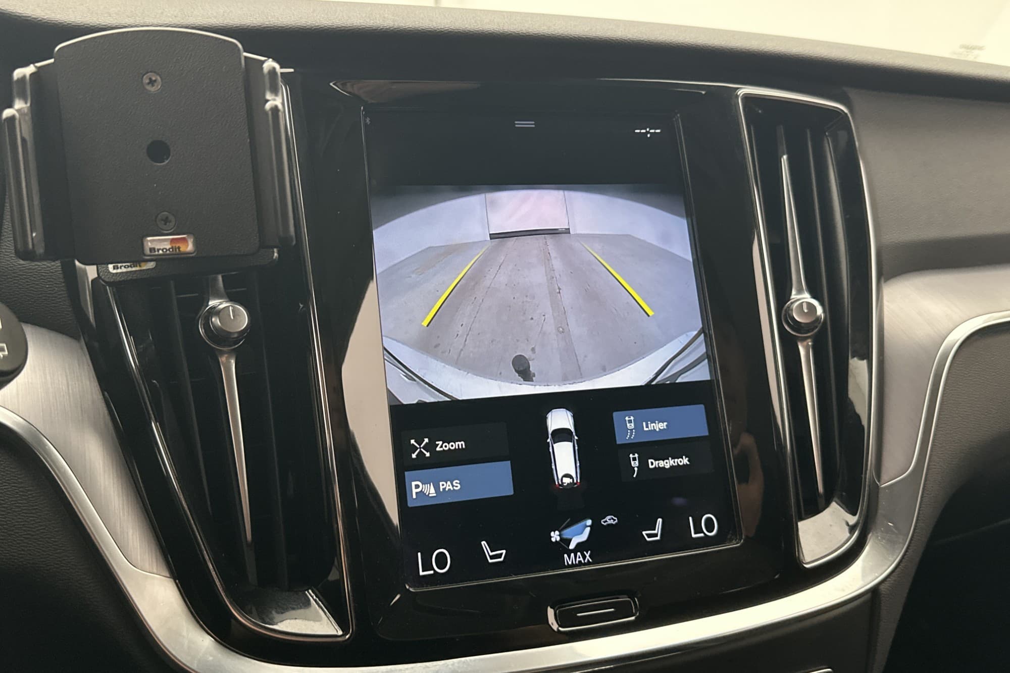 Volvo V60 B4 197hk Advanced VOC Värm B-Kam Keyless Navi Drag