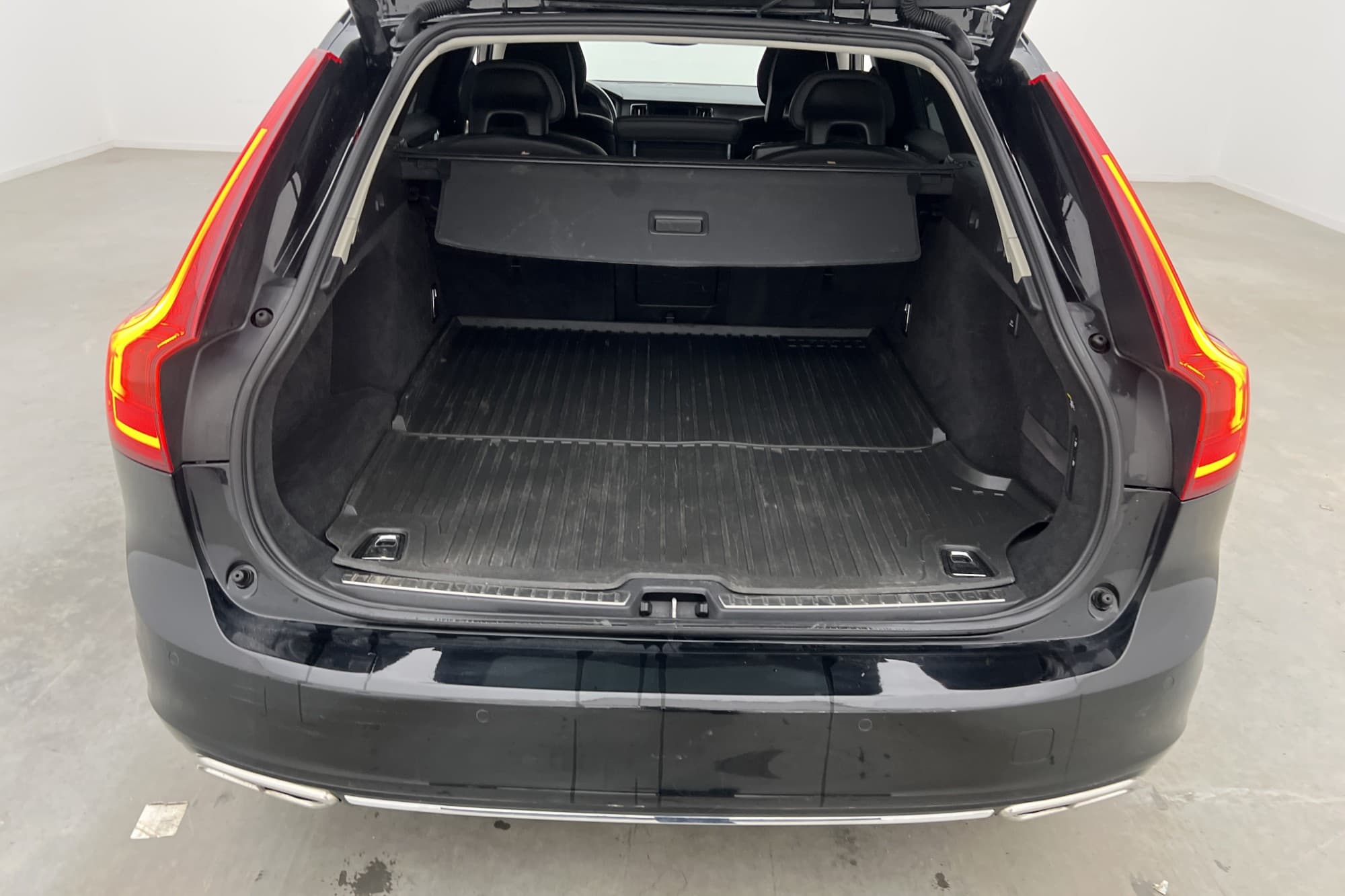 Volvo V90 D4 AWD Inscription Värmare Skinn CarPlay Rattvärme