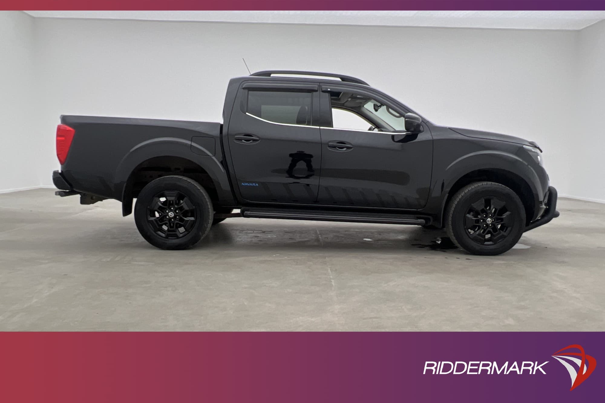 Nissan Navara N-Guard 2.3 4WD Värm Skinn Diff CARPLAY Moms