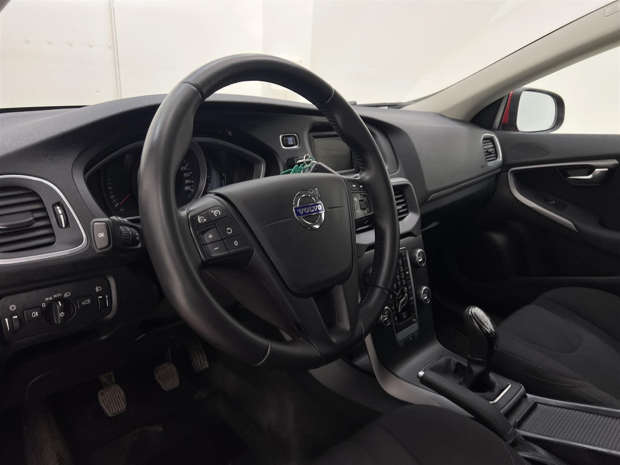 Volvo V40 T2 122hk Kinetic P-Sensorer Låg Skatt Få Brukare