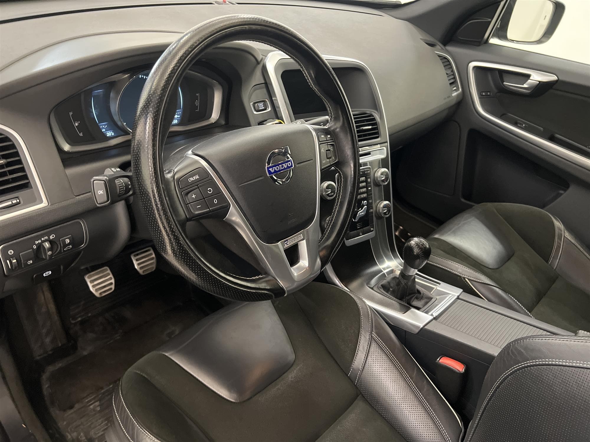 Volvo XC60 D3 136hk  R-Design D-Värm Voc 0,53/Mil