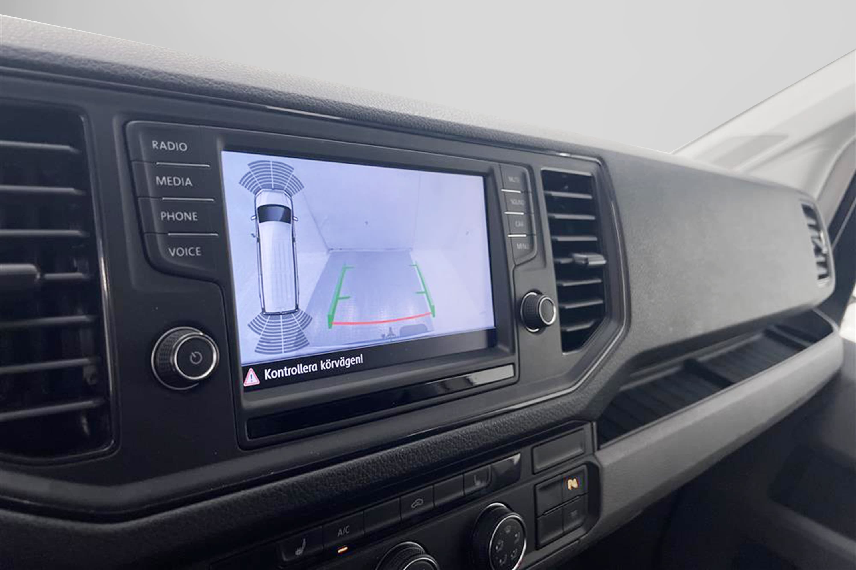 Volkswagen Crafter 2.0TDI Automat 177hk L2H2 Värmare Moms interiör