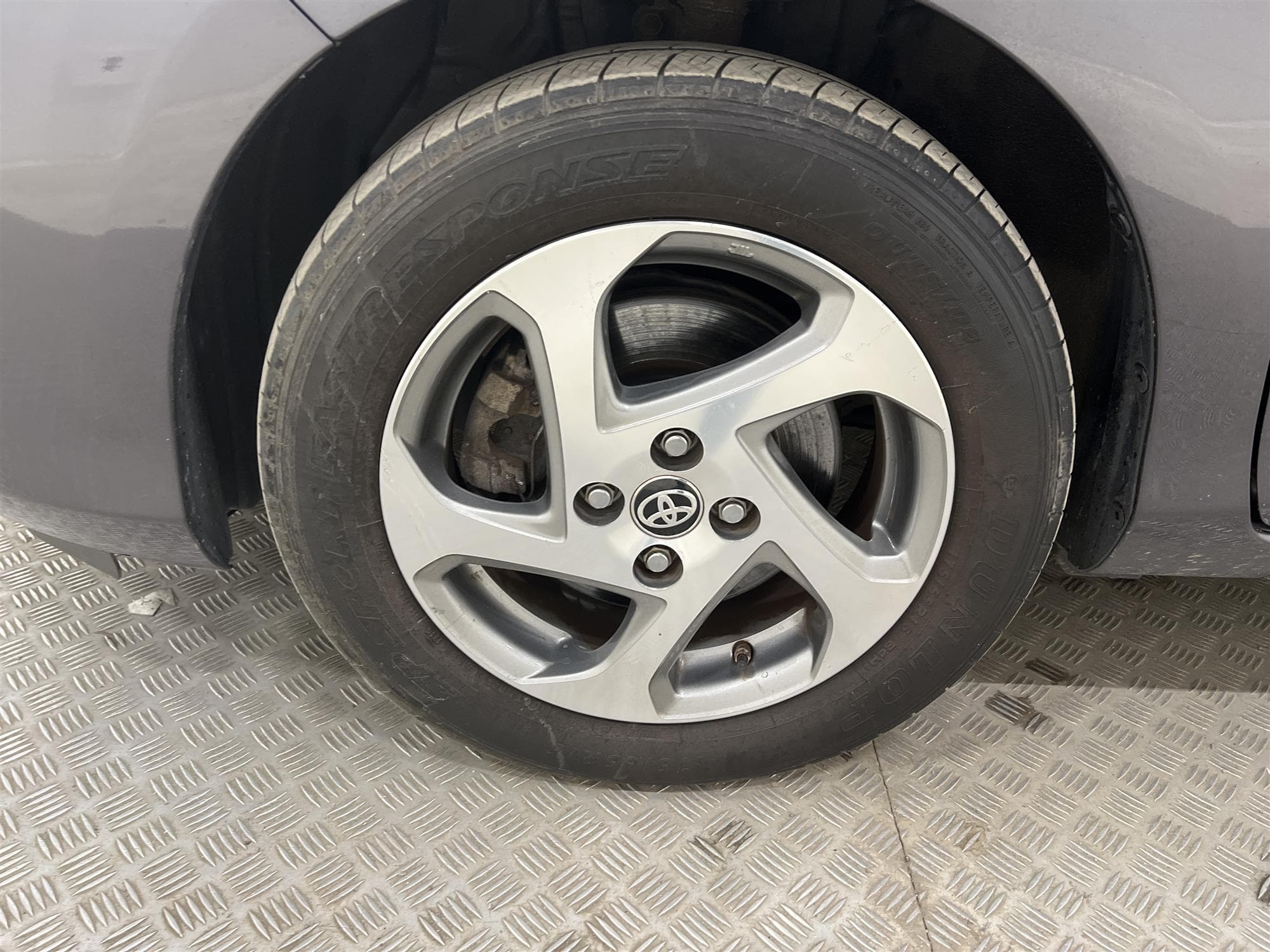 Toyota Yaris Hybrid e-CVT 101hk  B-Kamera Nyservad 0,33L/mil