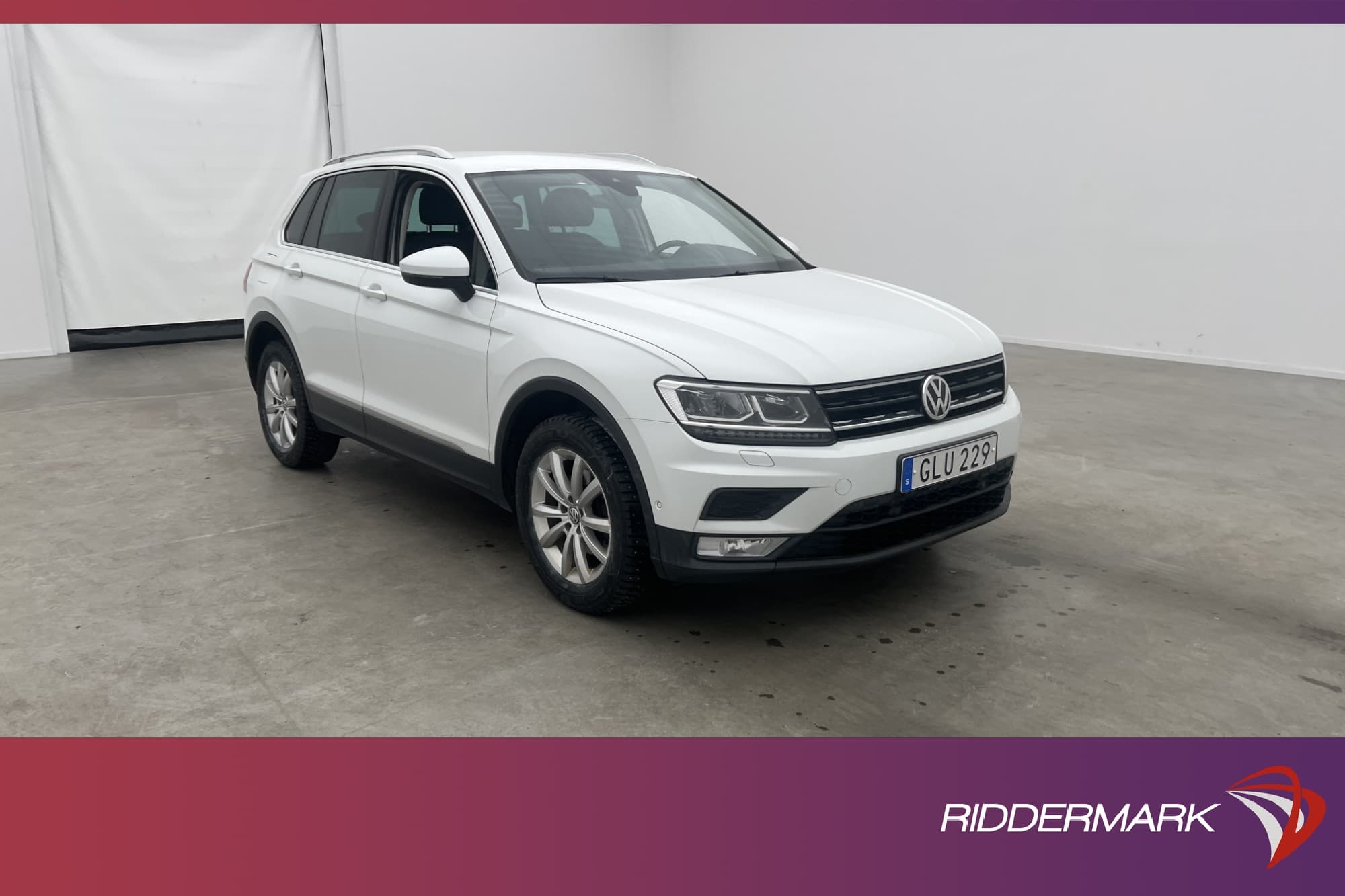 Volkswagen Tiguan TSI 4M 150hk Värmare Kamera CarPlay Drag