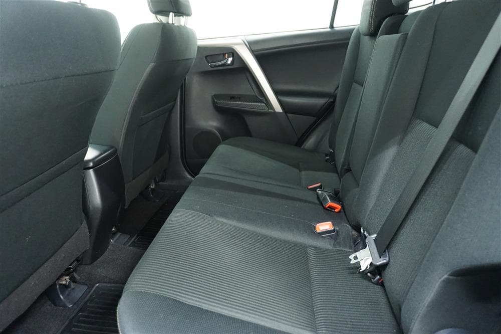 Toyota RAV4 2.2 D-4D D-CAT 150hk B-Kamera Nyservadinteriör