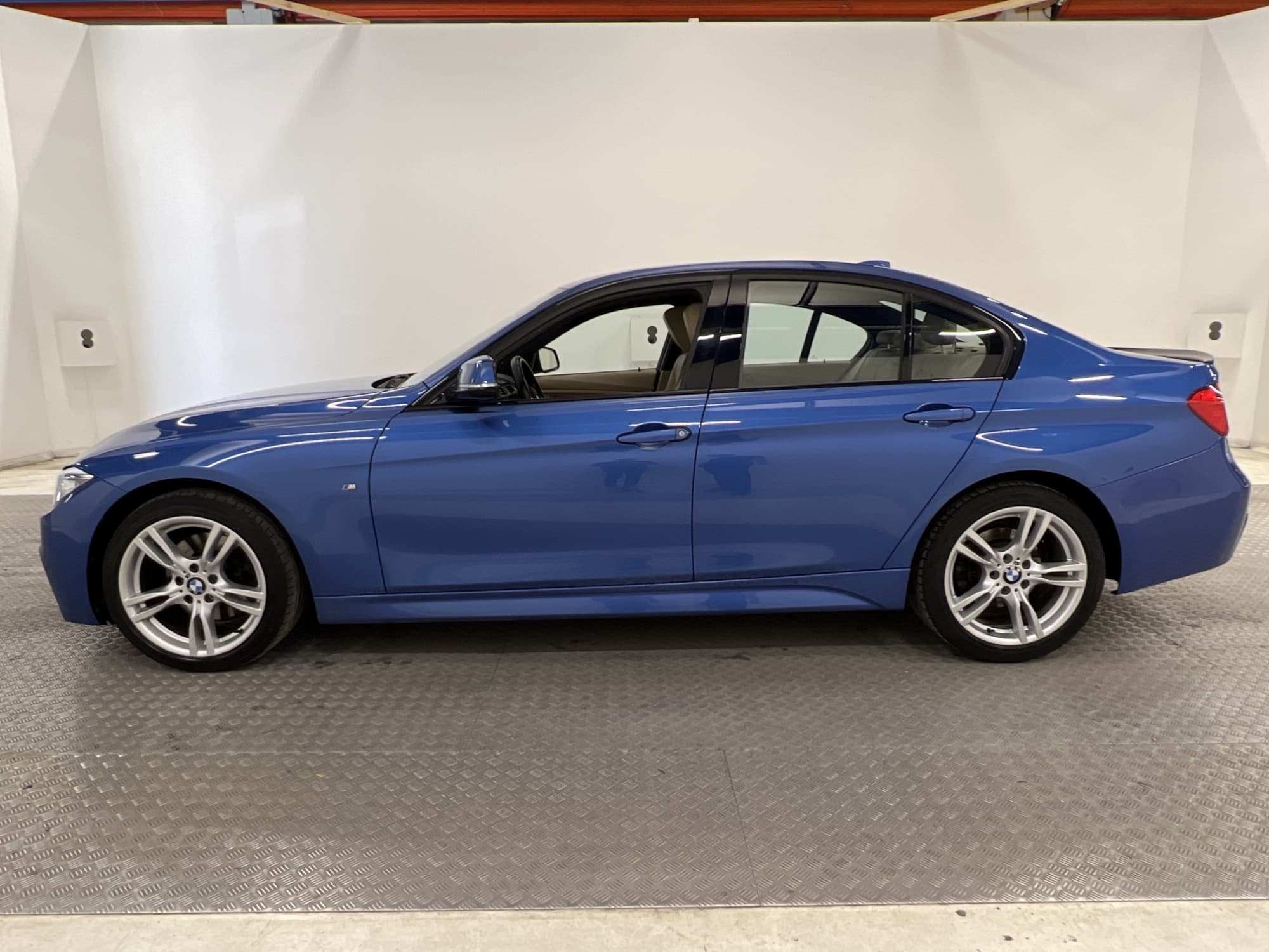 BMW 328i xDrive 245hk