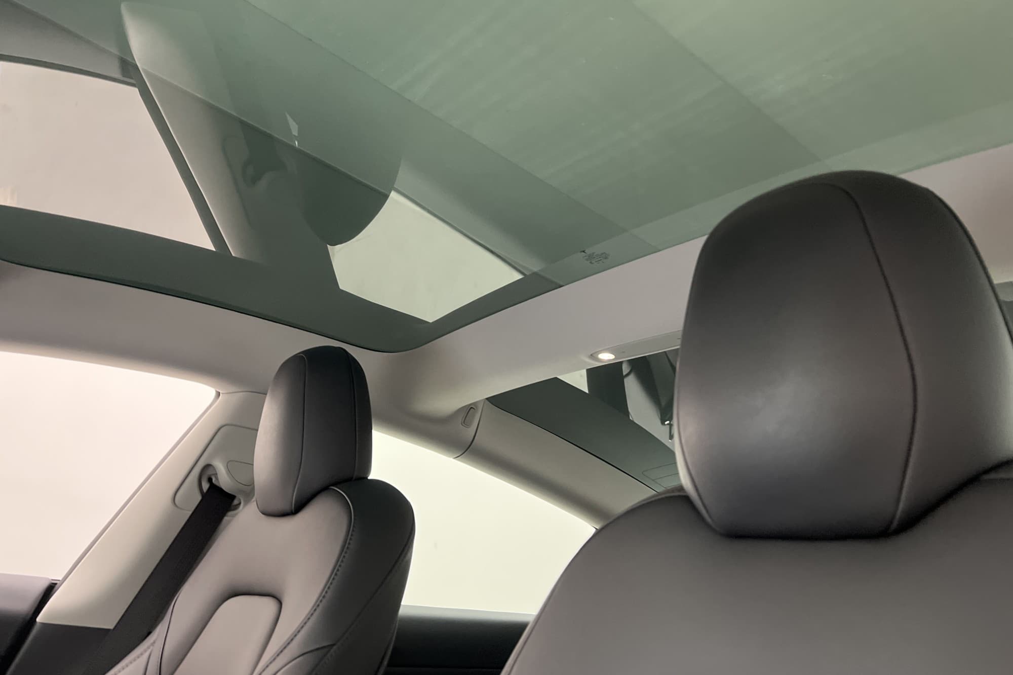 Tesla Model 3 Long Range AWD Autopilot Svensksåld