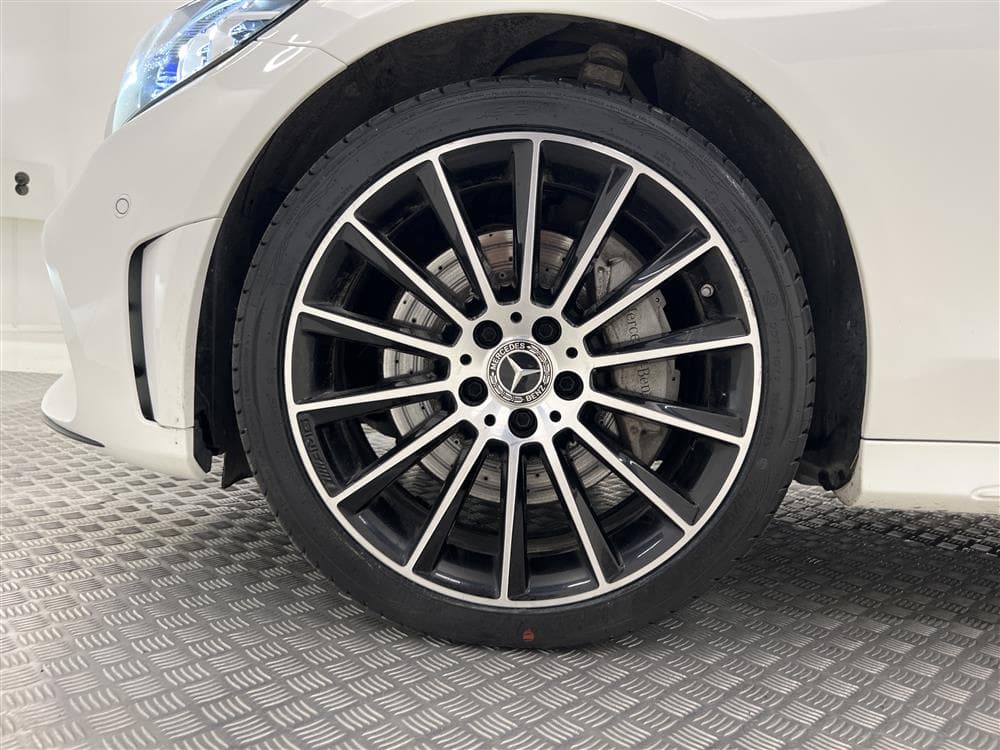 Mercedes-Benz C 300 245hk 4M AMG D-Värm Burmester Pano 360°interiör
