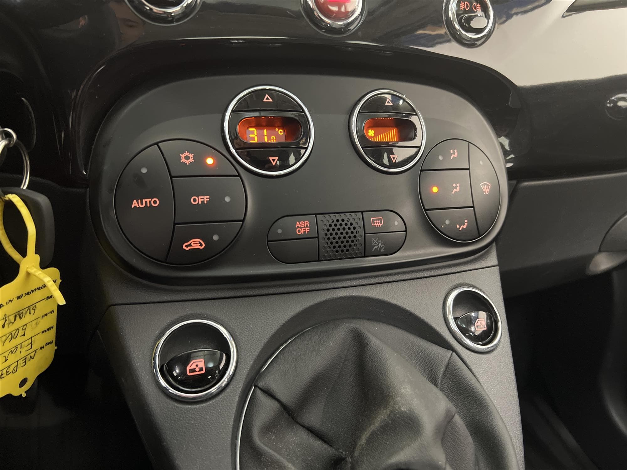 Fiat 500 1.2 69hk Lounge Taklucka Låg Skatt 0,49L/mil
