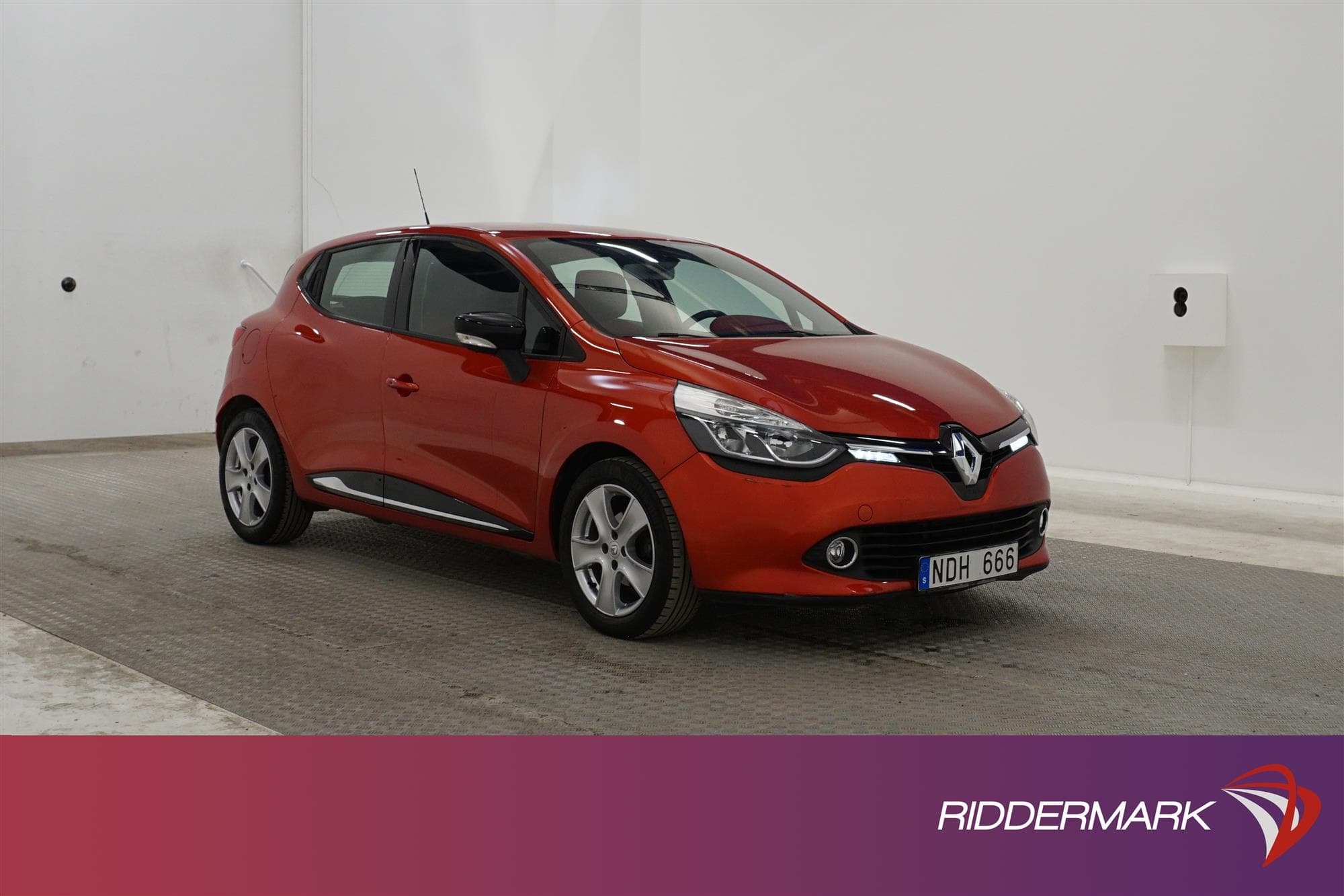 Renault Clio 0.9 TCe 90hk Nyservad Navi Låg Skatt 0,45L/mil