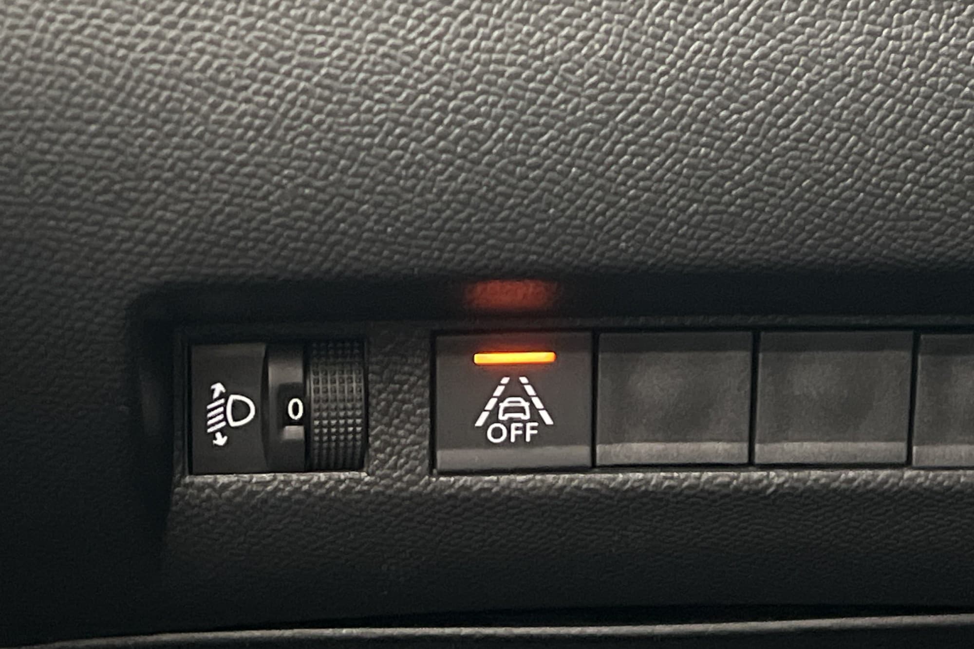 Peugeot 2008 1.2 PureTech 100hk Active Farthållare Sensorer