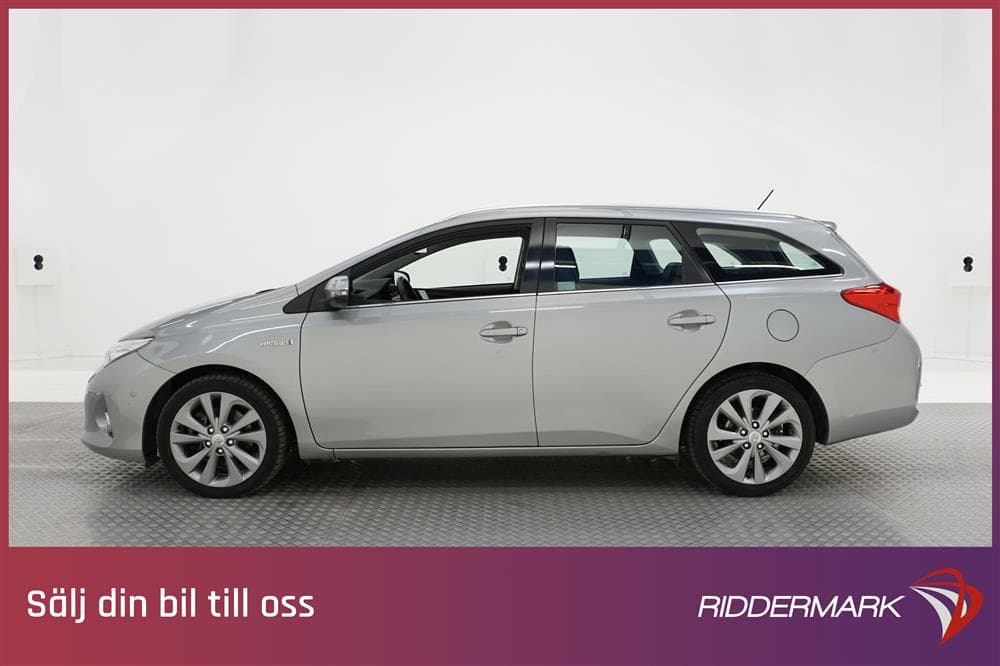 Toyota Auris 1.8 HSD Touring Sports 99hk