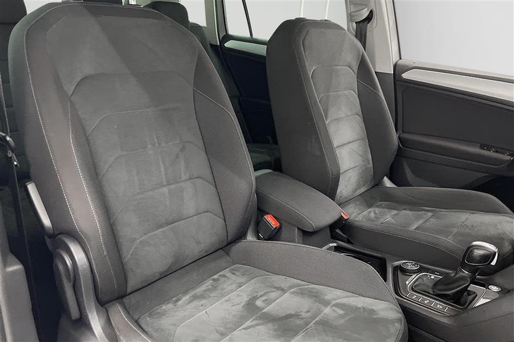 Volkswagen Tiguan 4M 190hk GT Värmare Active info Draginteriör