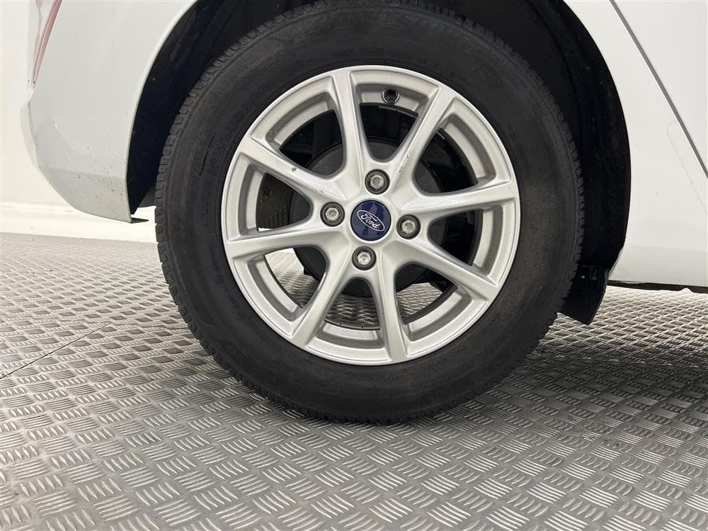 Ford Fiesta 1.0T EcoBoost 100hk Sensorer Carplay 0,52l/milinteriör