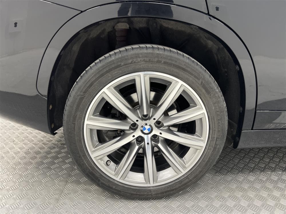 BMW X1 xDrive 20d 190hk M-Sport B-kamera HiFi Navi HUD interiör