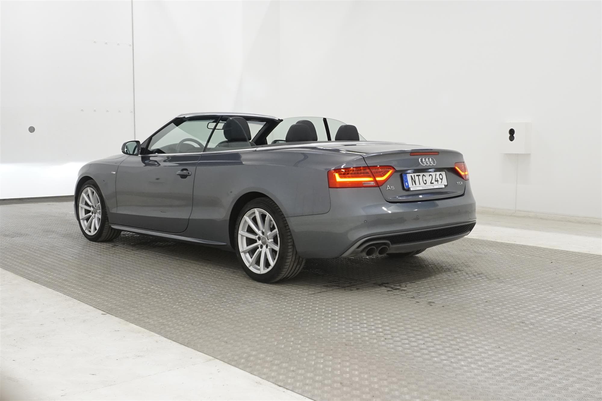 Audi  A5 Cabriolet 2.0 TDI 190hk S Line Låg Skatt 0,47L/mil