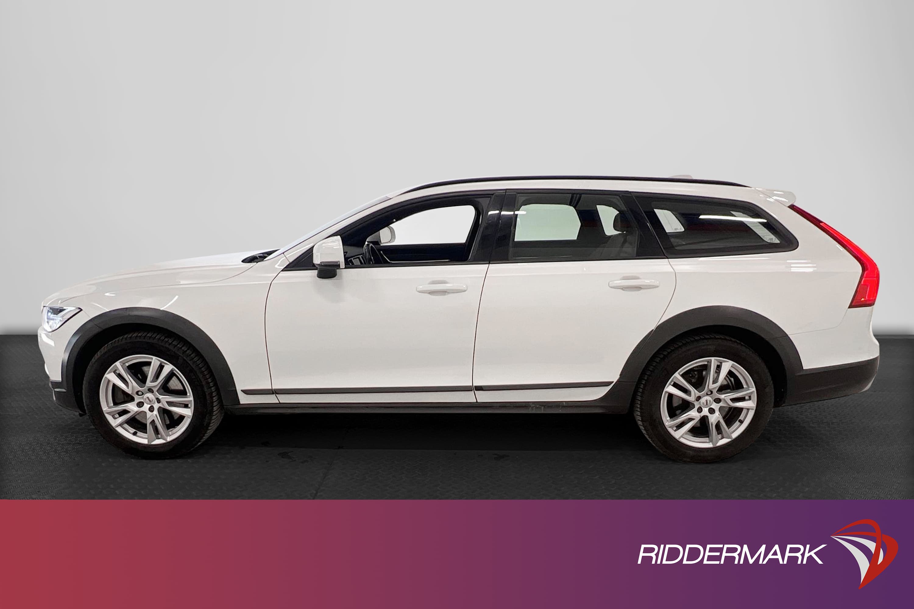 Volvo V90 Cross Country D4 AWD