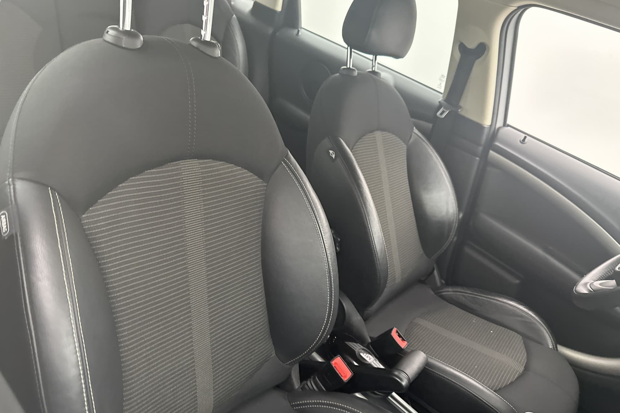 MINI Countryman ALL4 122hk Chili Sensorer Halvskinn